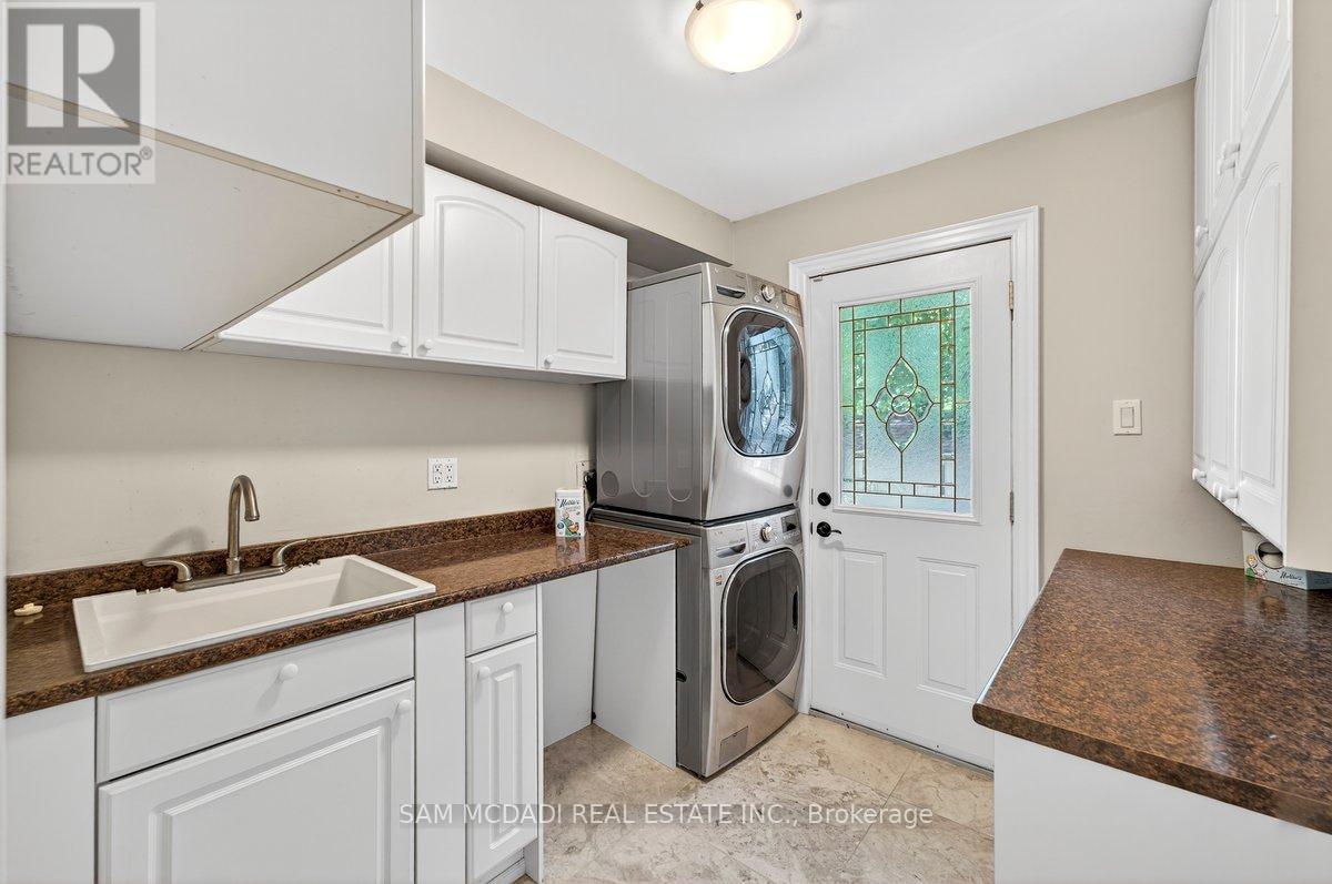 1779 Fifeshire Court, Mississauga, ON - Indoor Photo Showing Laundry Room
