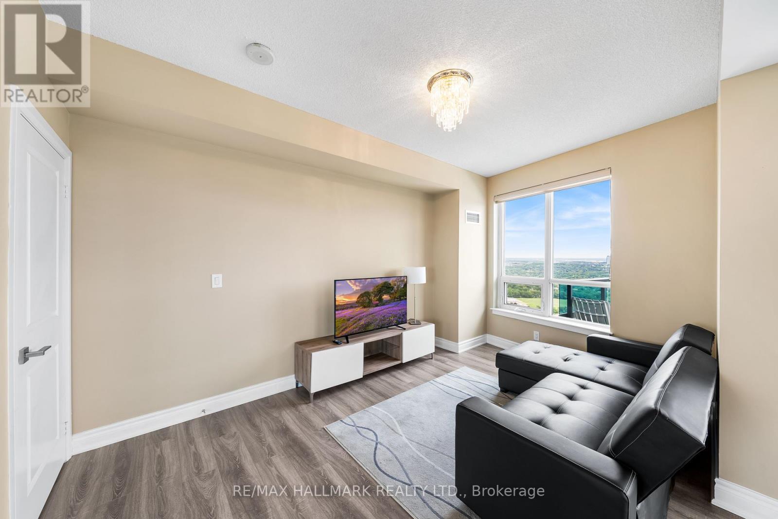 Ph301 - 7171 Yonge Street, Markham, ON - Indoor