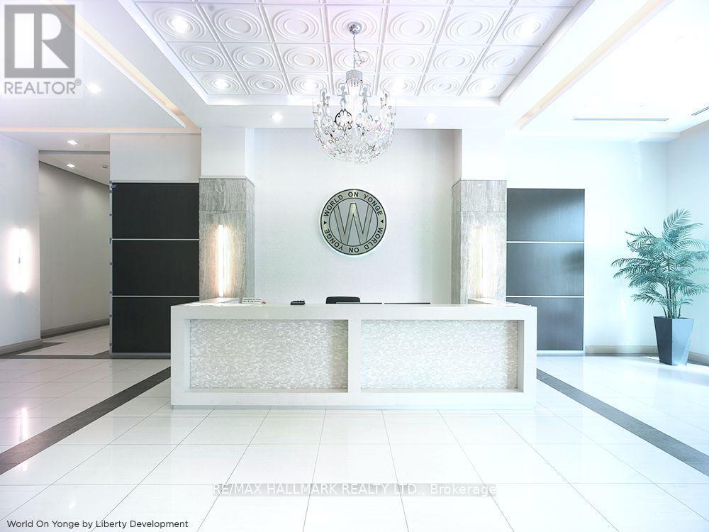 Ph301 - 7171 Yonge Street, Markham, ON - Indoor Photo Showing Other Room