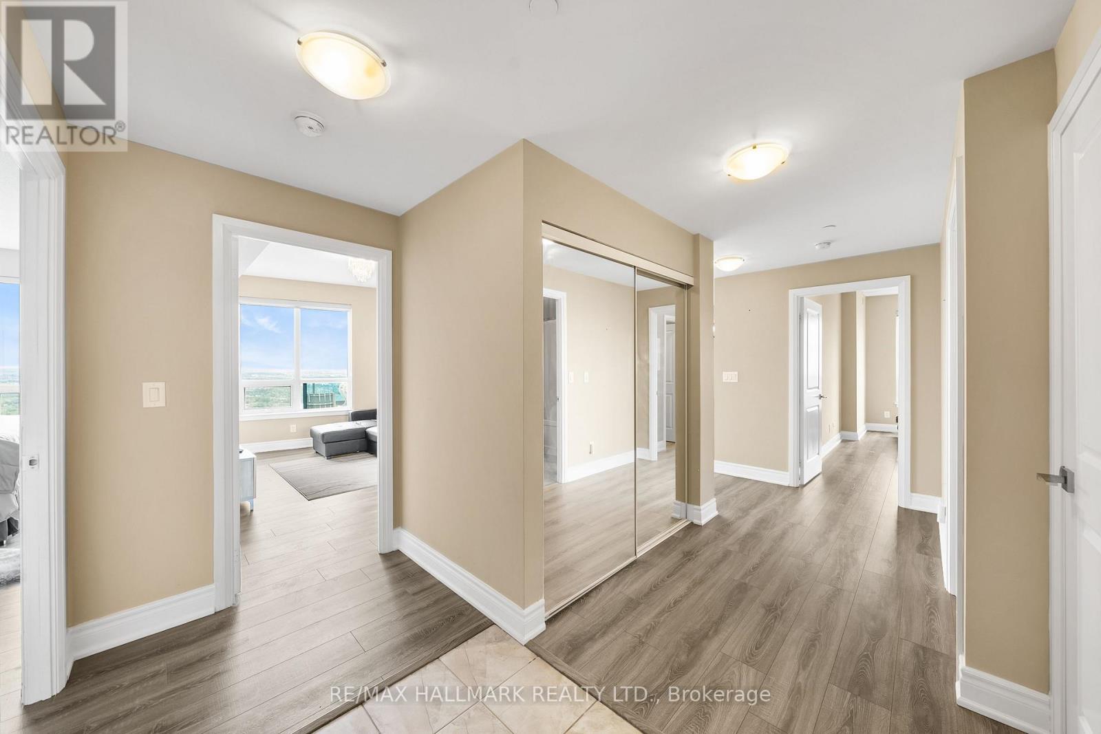 Ph301 - 7171 Yonge Street, Markham, ON - Indoor Photo Showing Other Room