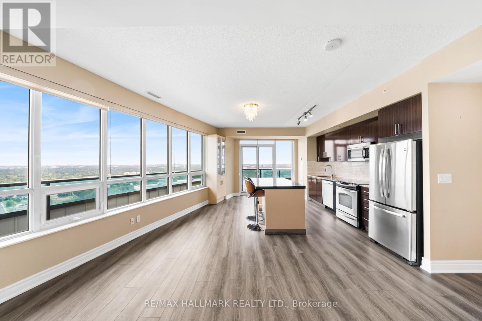 Ph301 - 7171 Yonge Street, Markham, ON - Indoor Photo Showing Kitchen