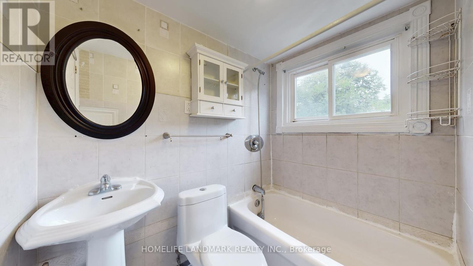 47 Dromore Crescent, Toronto, ON - Indoor Photo Showing Bathroom