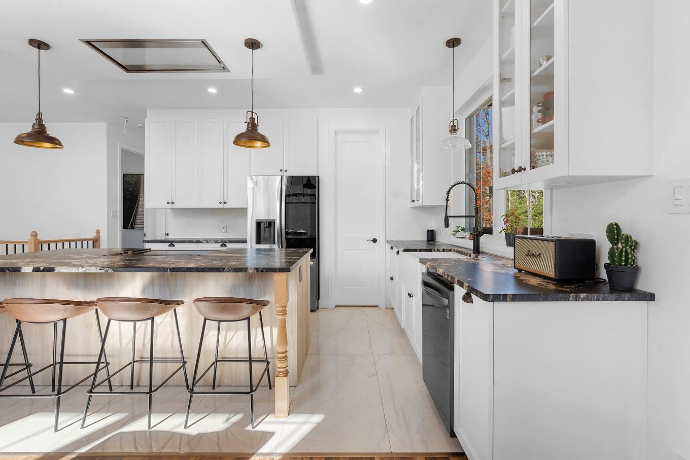 Cuisine - 5900 Route De Fossambault, Fossambault-Sur-Le-Lac, QC - Indoor Photo Showing Kitchen With Upgraded Kitchen