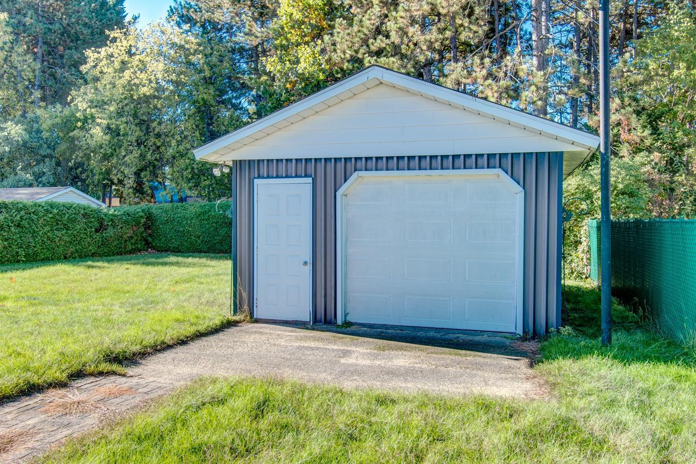 Garage - 24 Rue Des Bouleaux, Sorel-Tracy, QC - Outdoor