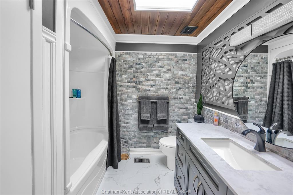 38 Glenwood Drive, Chatham, ON