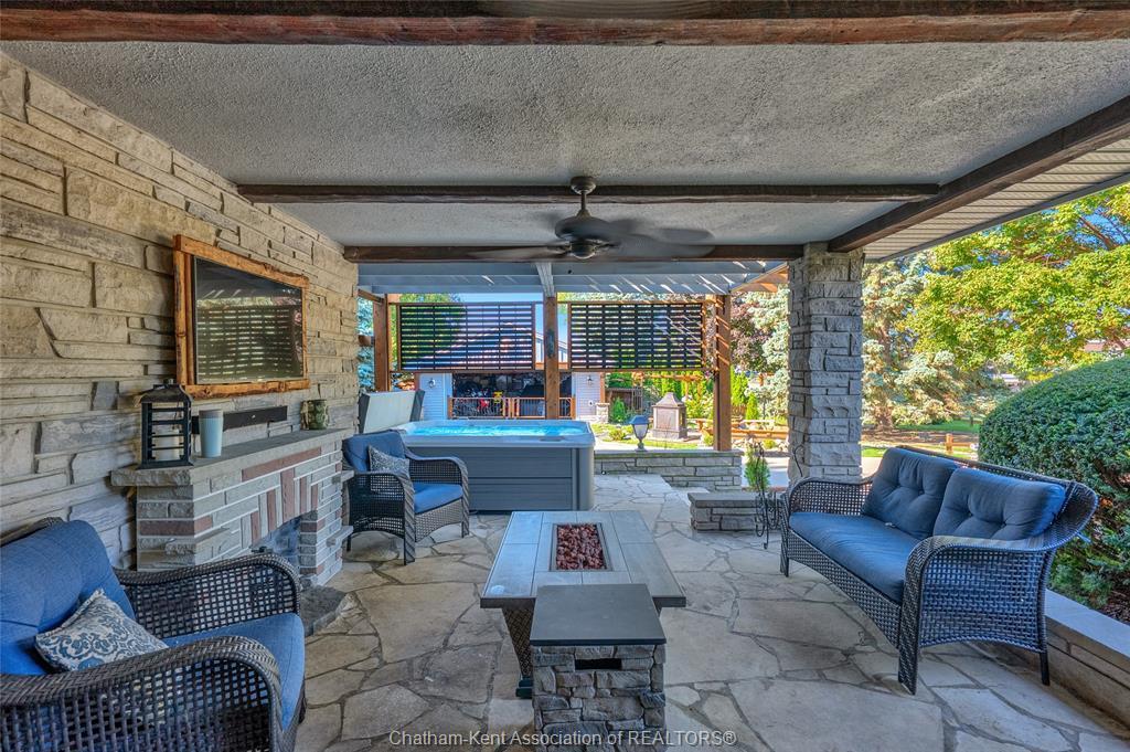 38 Glenwood Drive, Chatham, ON