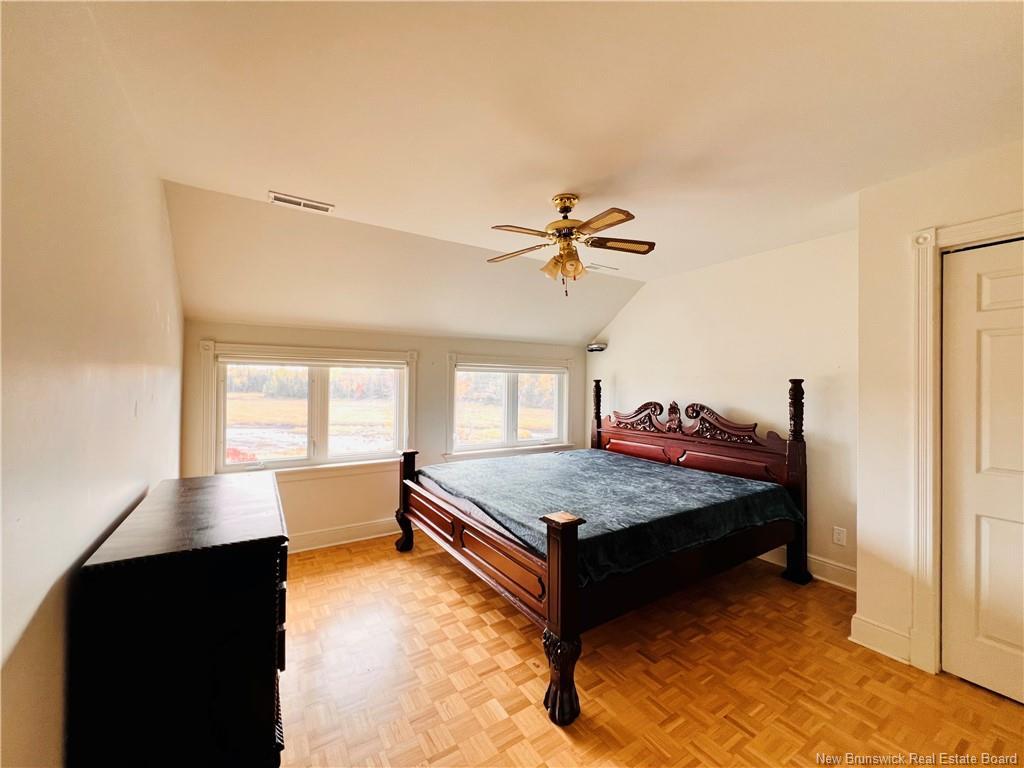 490A St Pierre Ouest Blvd, Caraquet, NB