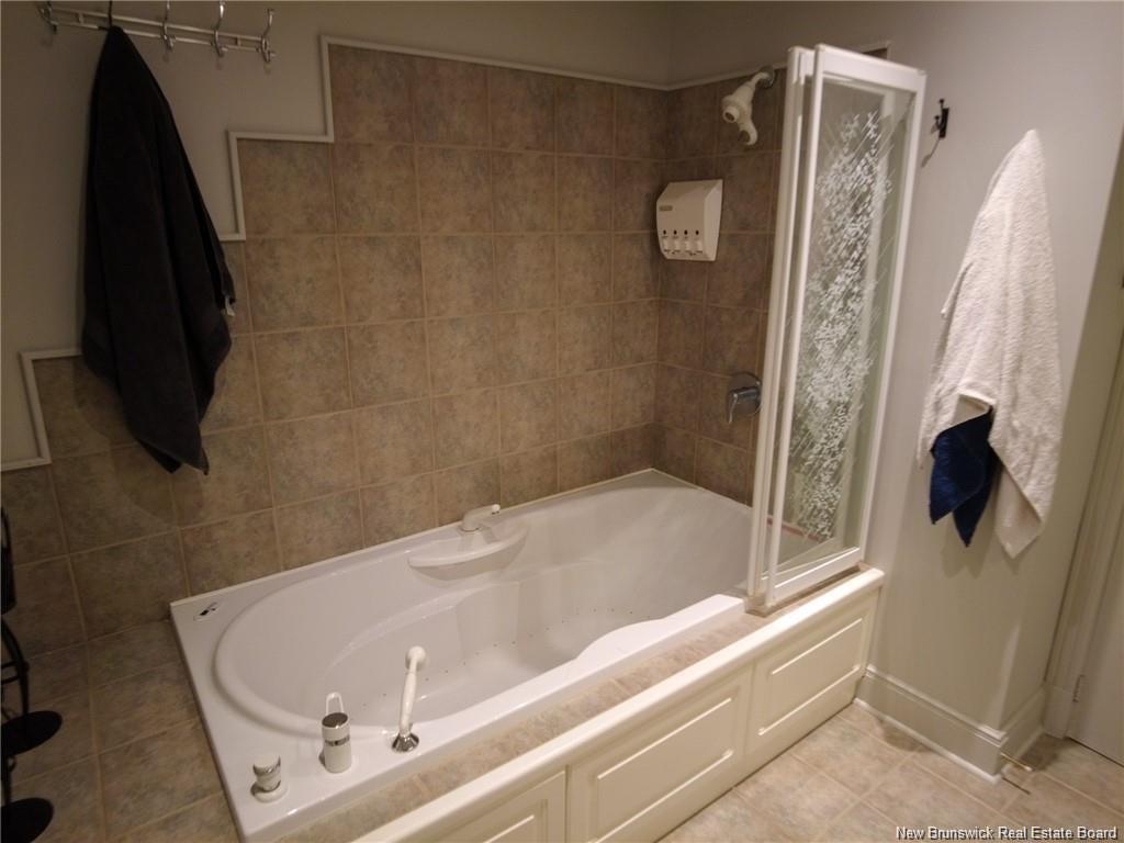 490A St Pierre Ouest Blvd, Caraquet, NB