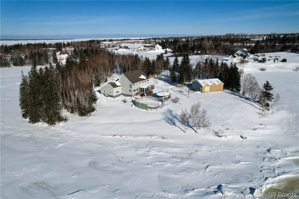 490A St Pierre Ouest Blvd, Caraquet, NB