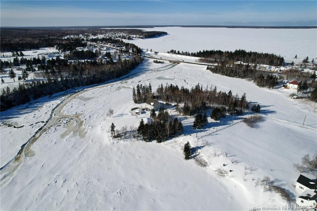 490A St Pierre Ouest Blvd, Caraquet, NB