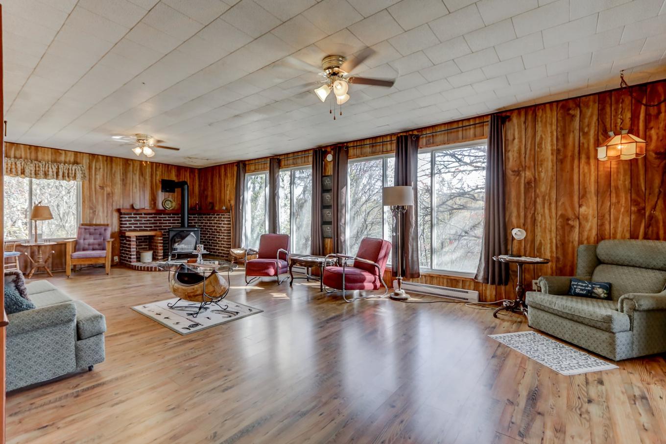 Salon - 242 Route Du Lac-Rond N., Montcalm, QC - Indoor Photo Showing Living Room