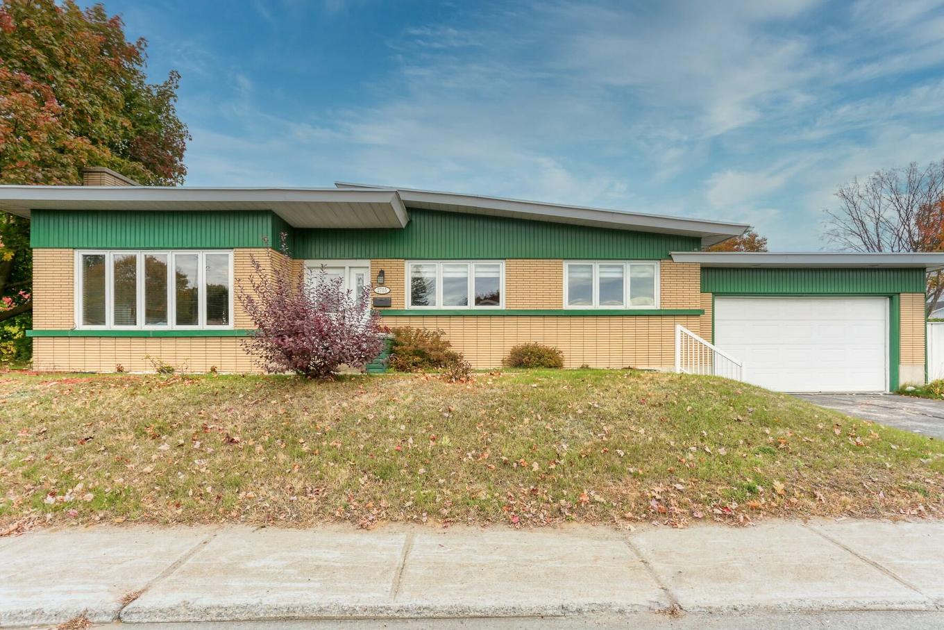 Frontage - 2705 Boul. De Shawinigan-Sud, Shawinigan, QC - Outdoor