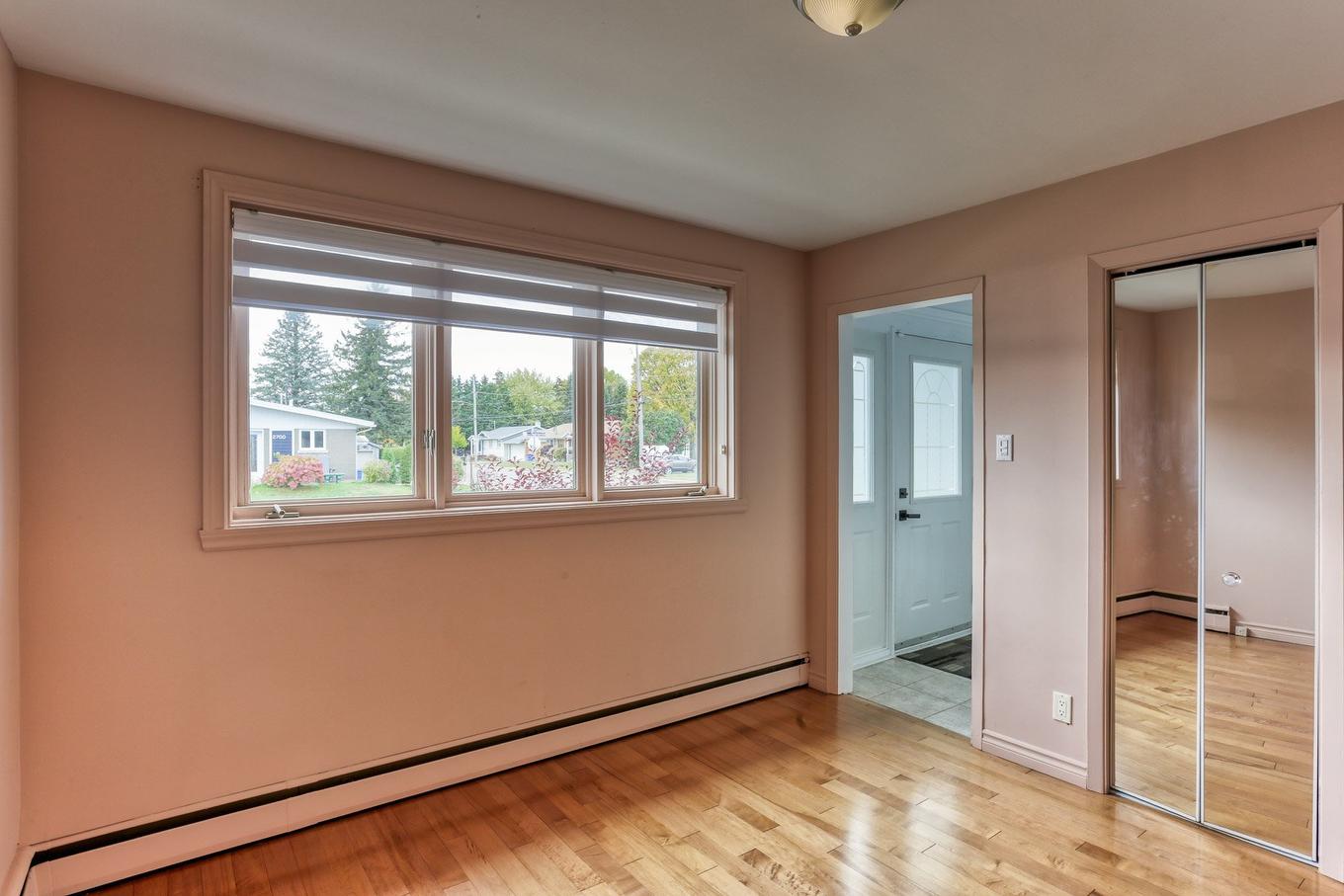 Bedroom - 2705 Boul. De Shawinigan-Sud, Shawinigan, QC - Indoor Photo Showing Other Room