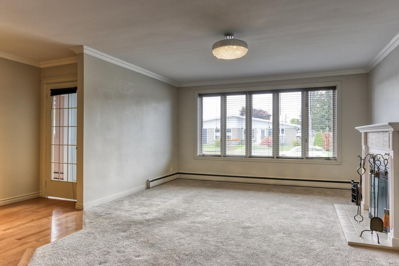 Living room - 2705 Boul. De Shawinigan-Sud, Shawinigan, QC - Indoor Photo Showing Other Room