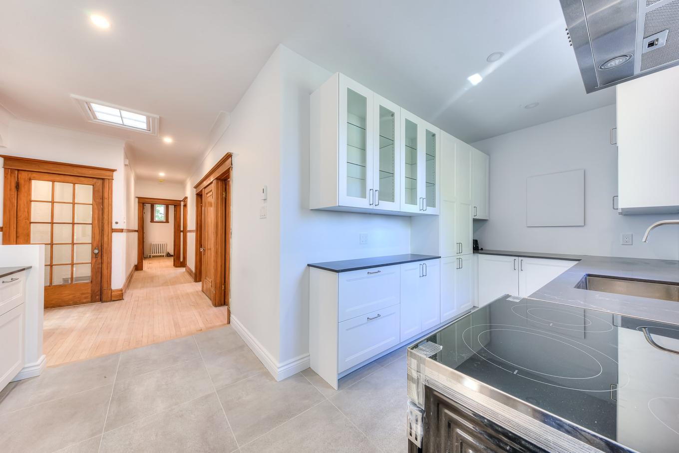 Kitchen - 5872 Av. Somerled, Montréal (Côte-Des-Neiges/Notre-Dame-De-Grâce), QC - Indoor Photo Showing Kitchen