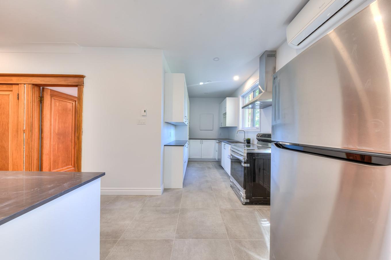 Kitchen - 5872 Av. Somerled, Montréal (Côte-Des-Neiges/Notre-Dame-De-Grâce), QC - Indoor Photo Showing Kitchen