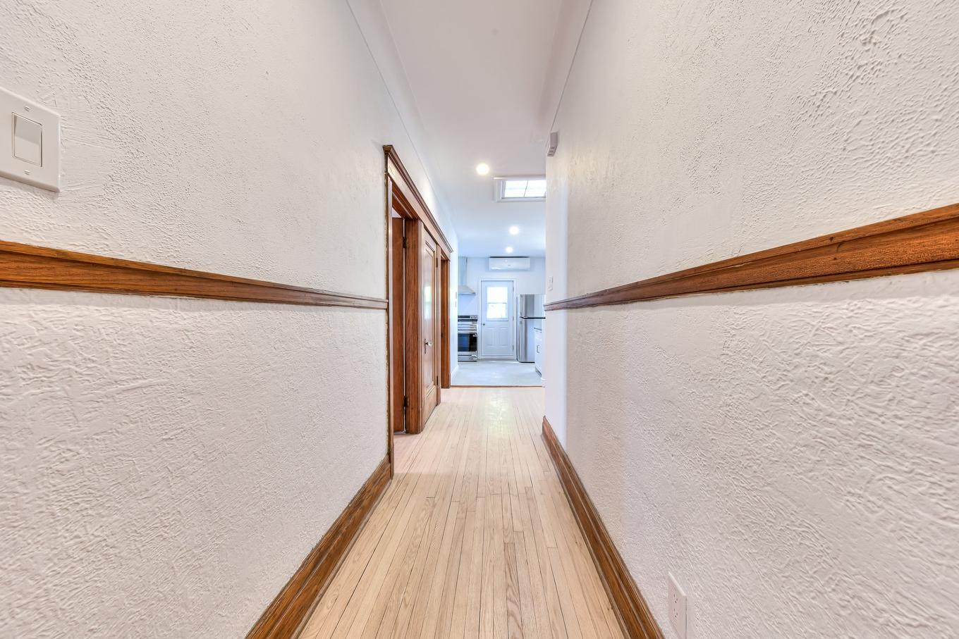 Passageway - 5872 Av. Somerled, Montréal (Côte-Des-Neiges/Notre-Dame-De-Grâce), QC - Indoor Photo Showing Other Room