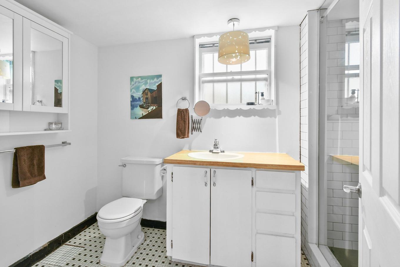 Salle de bains - 7530 - 7530C Rue Centrale, Montréal (Lasalle), QC - Indoor Photo Showing Bathroom