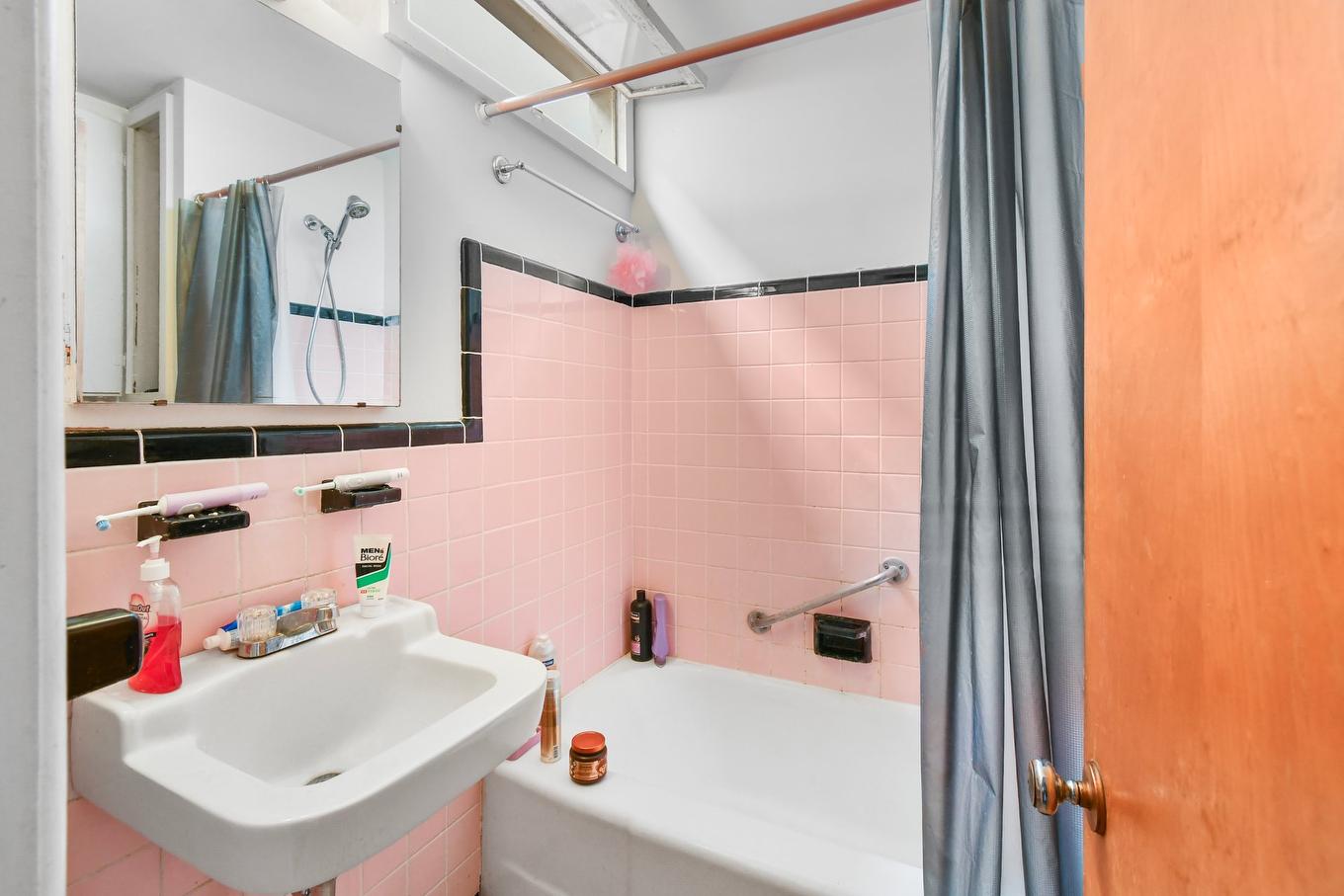 Salle de bains - 7530 - 7530C Rue Centrale, Montréal (Lasalle), QC - Indoor Photo Showing Bathroom