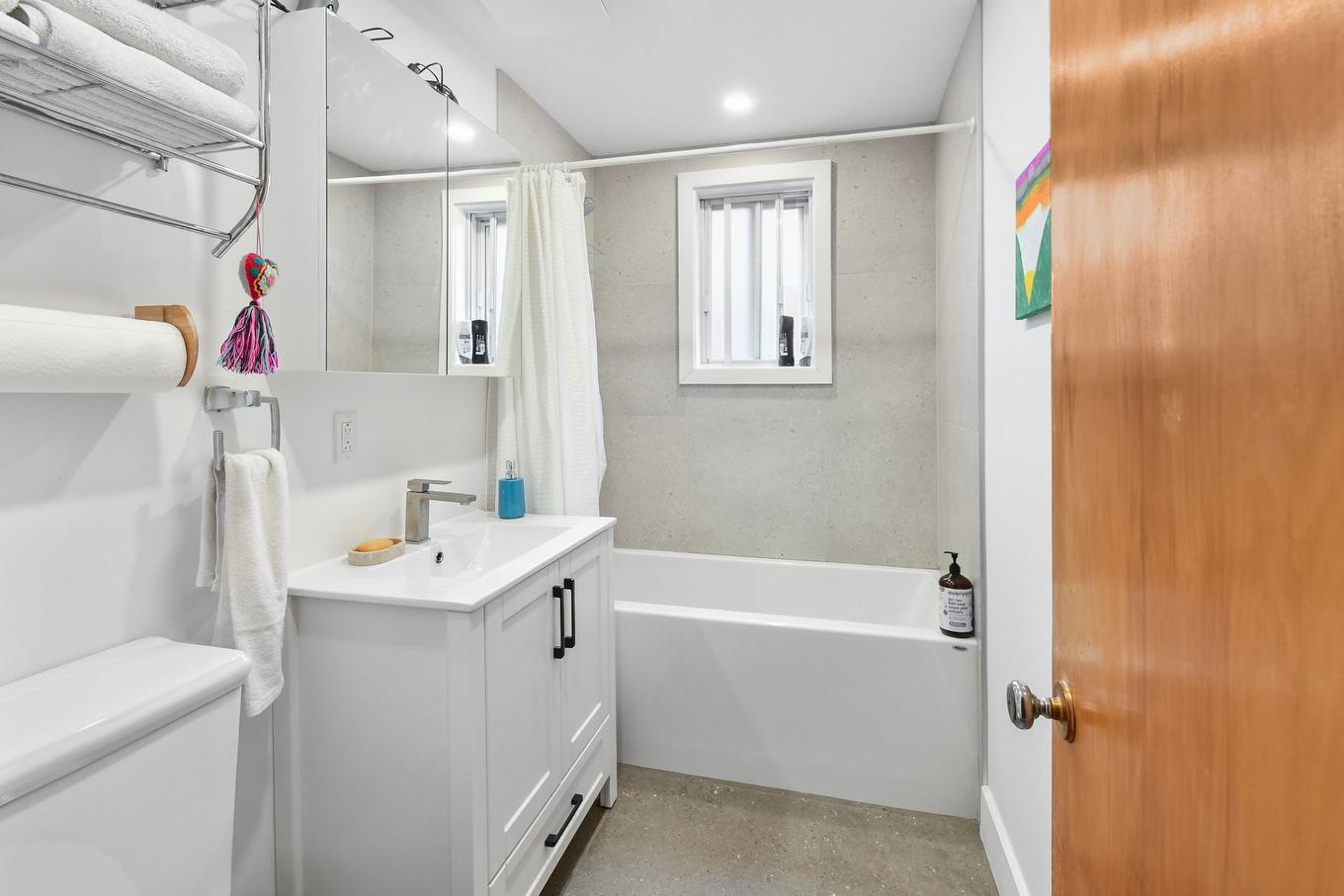 Salle de bains - 7530 - 7530C Rue Centrale, Montréal (Lasalle), QC - Indoor Photo Showing Bathroom