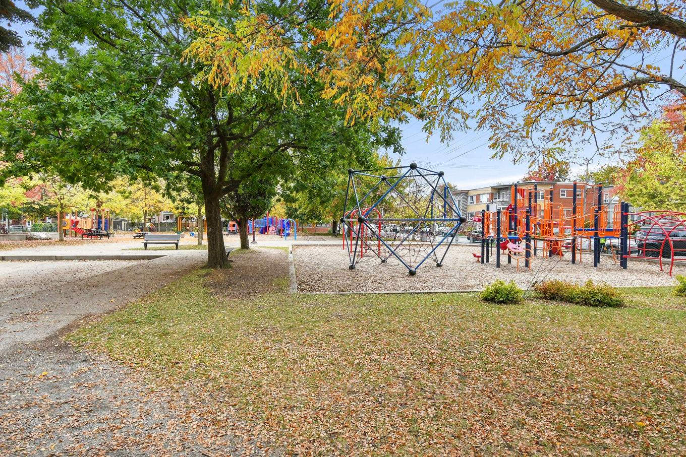 À proximité - 7530 - 7530C Rue Centrale, Montréal (Lasalle), QC - Outdoor