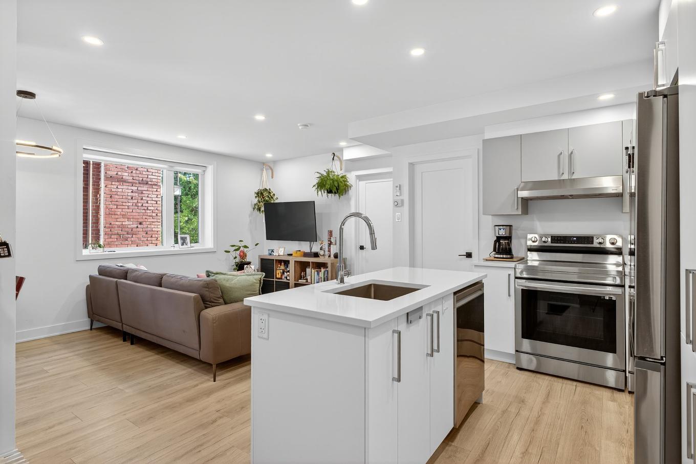 Overall view - 44 9E Avenue, Montréal (Lasalle), QC - Indoor Photo Showing Kitchen