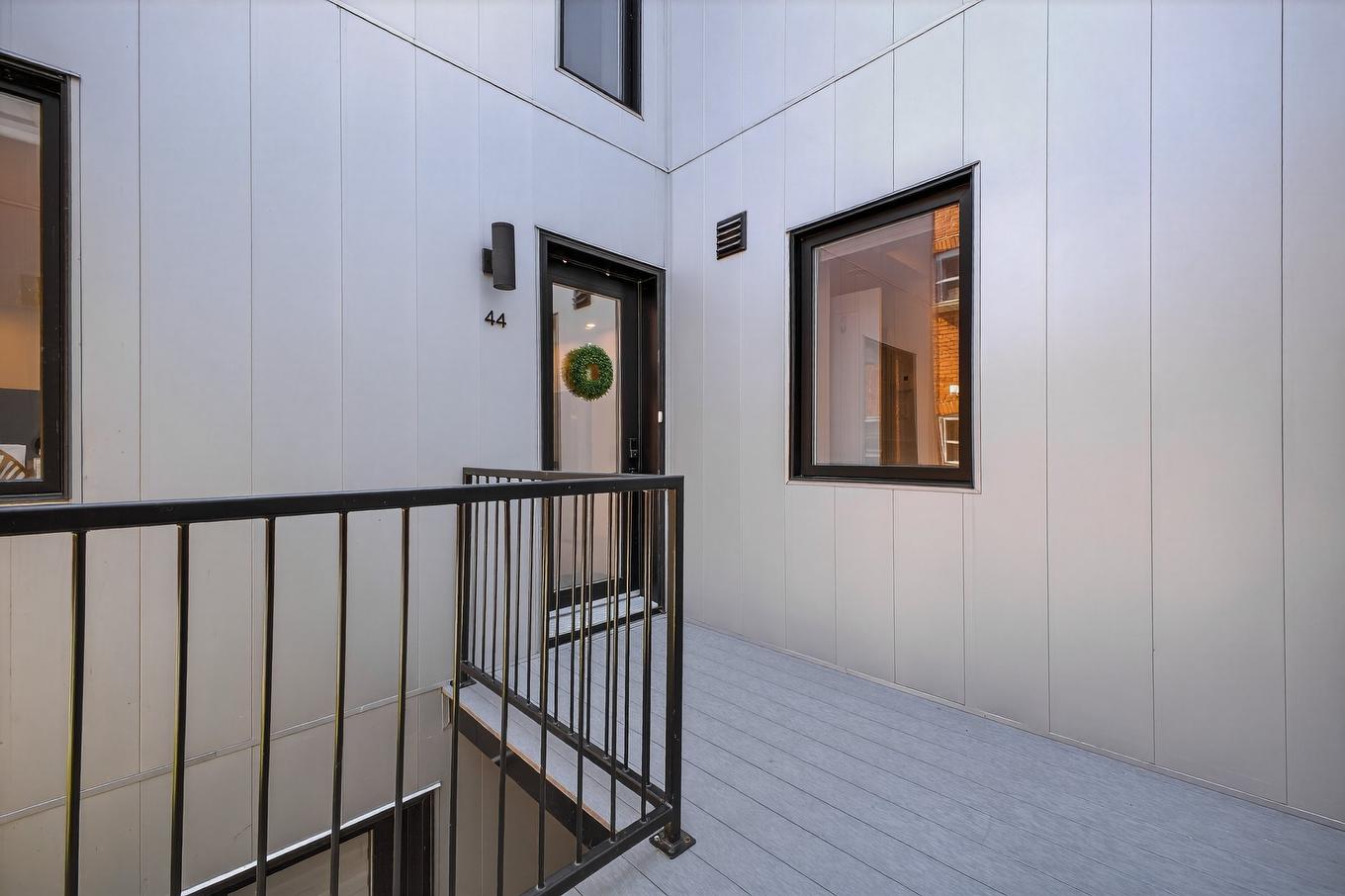 Exterior entrance - 44 9E Avenue, Montréal (Lasalle), QC - With Exterior