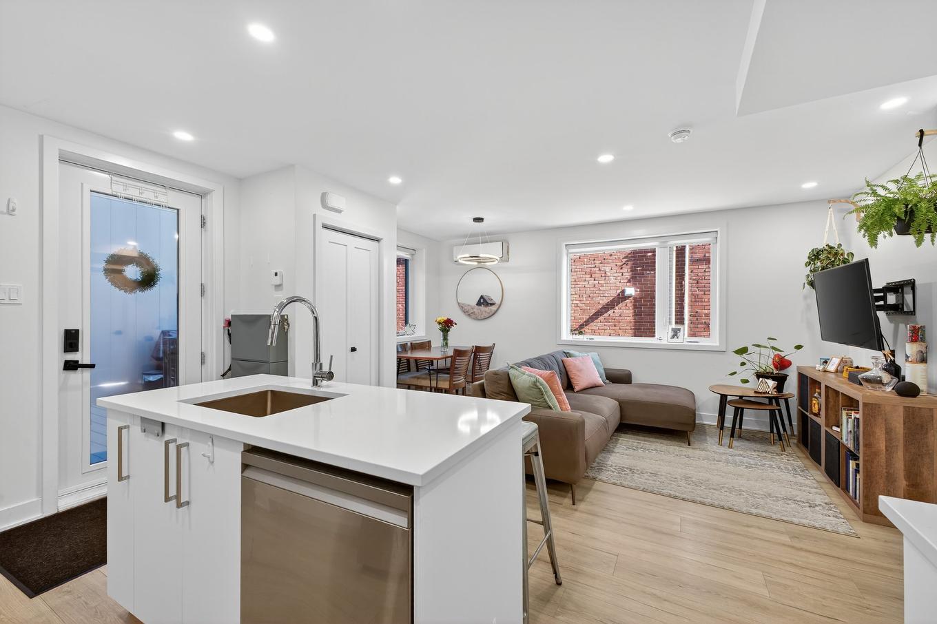 Kitchen - 44 9E Avenue, Montréal (Lasalle), QC - Indoor Photo Showing Kitchen With Upgraded Kitchen