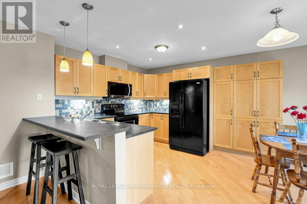 229 Mistral Way, Ottawa, ON - Indoor Photo Showing Kitchen
