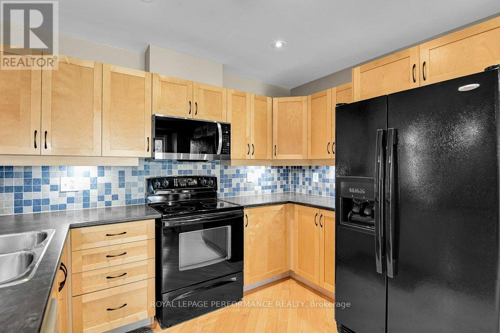 229 Mistral Way, Ottawa, ON - Indoor Photo Showing Kitchen With Double Sink