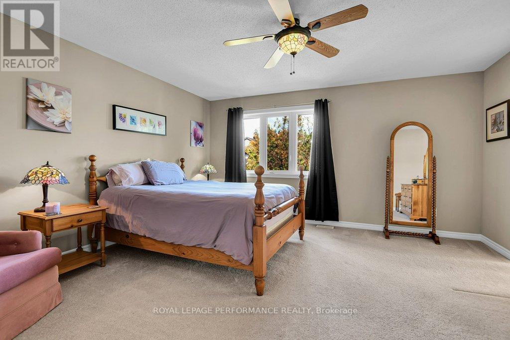 229 Mistral Way, Ottawa, ON - Indoor Photo Showing Bedroom