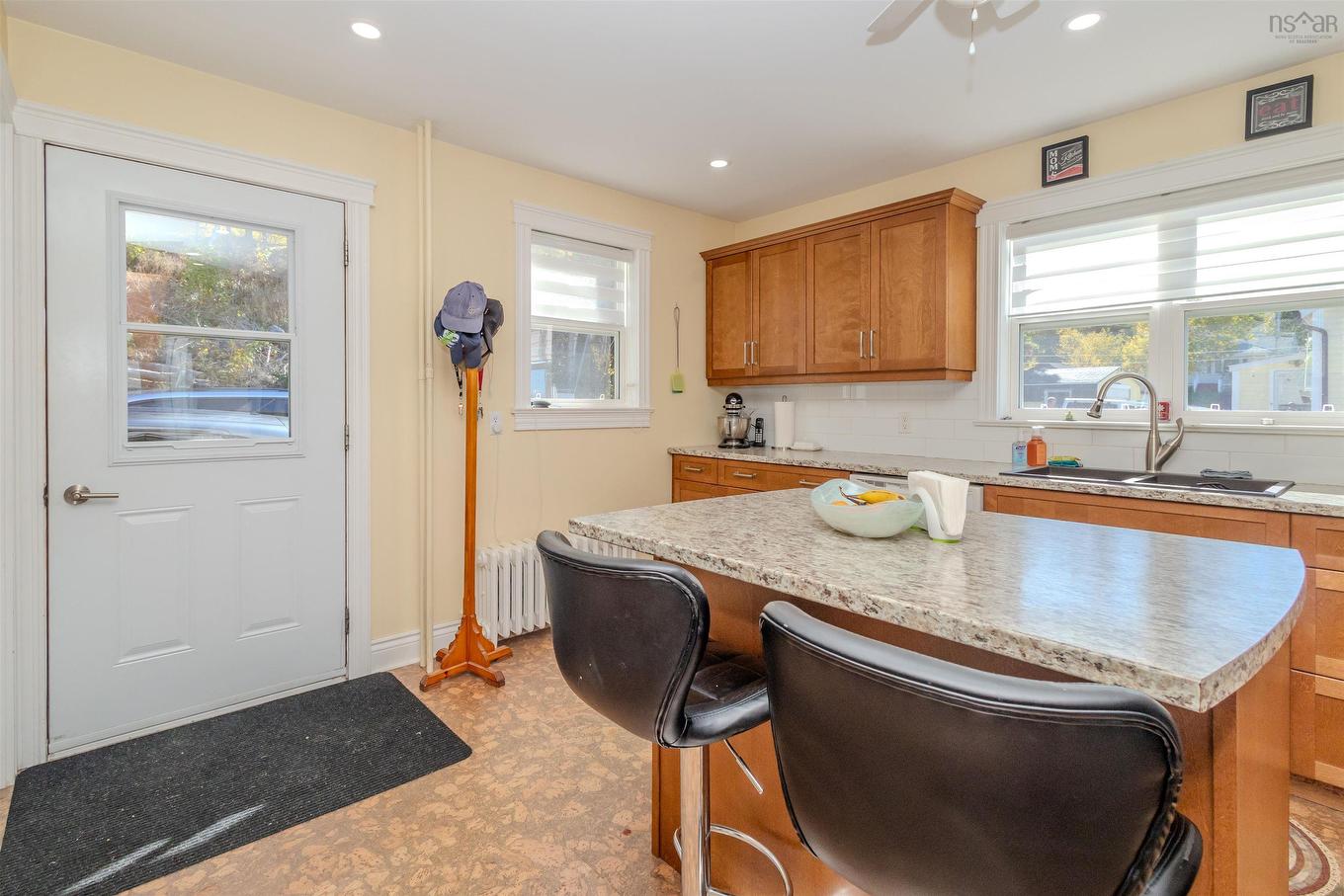 15 Harriet Street, Sydney River, NS