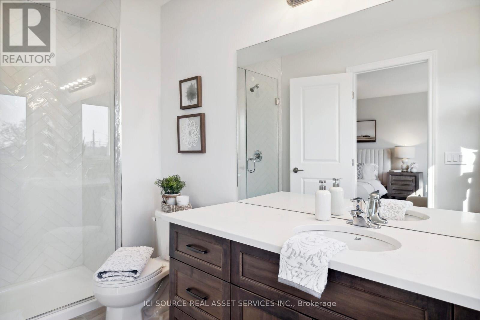 276 Tanglewood Drive, Hamilton, ON - Indoor Photo Showing Bathroom