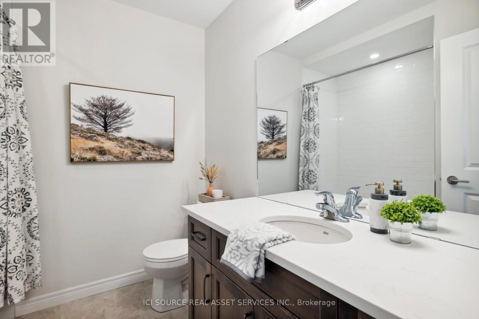 276 Tanglewood Drive, Hamilton, ON - Indoor Photo Showing Bathroom