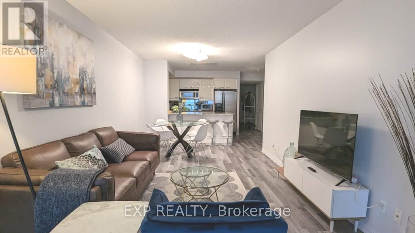 512 - 140 Simcoe Street, Toronto, ON - Indoor Photo Showing Living Room