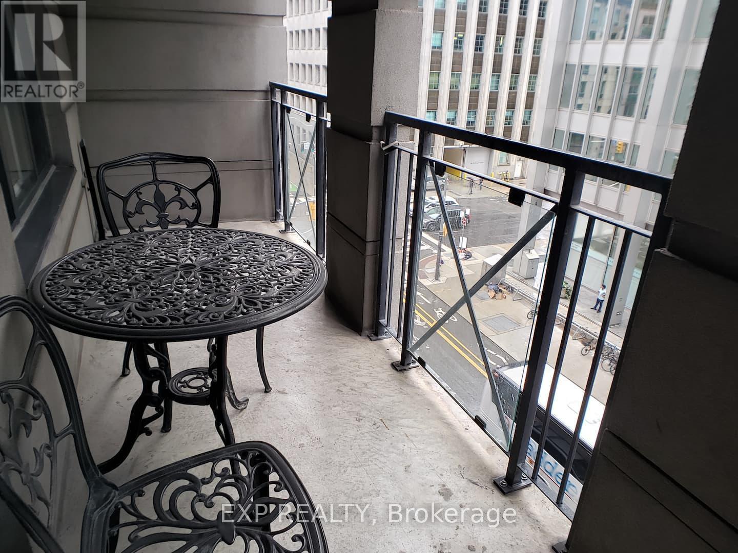512 - 140 Simcoe Street, Toronto, ON - Photo Showing Other Room