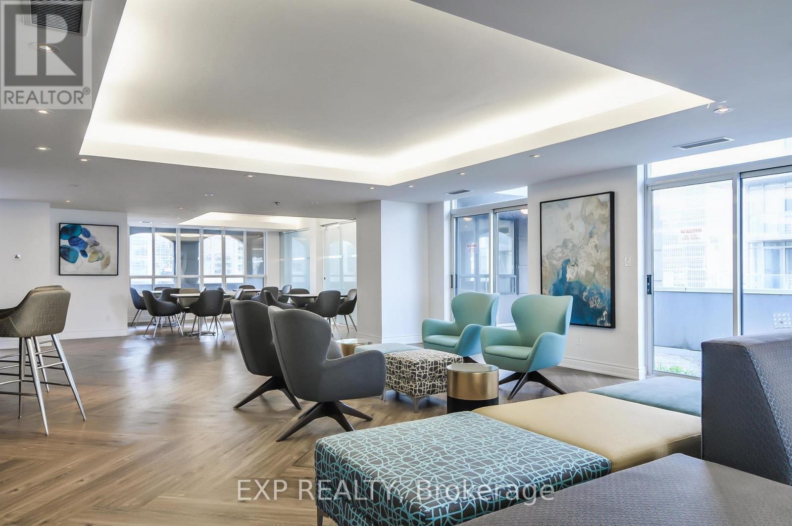 512 - 140 Simcoe Street, Toronto, ON - Indoor Photo Showing Other Room