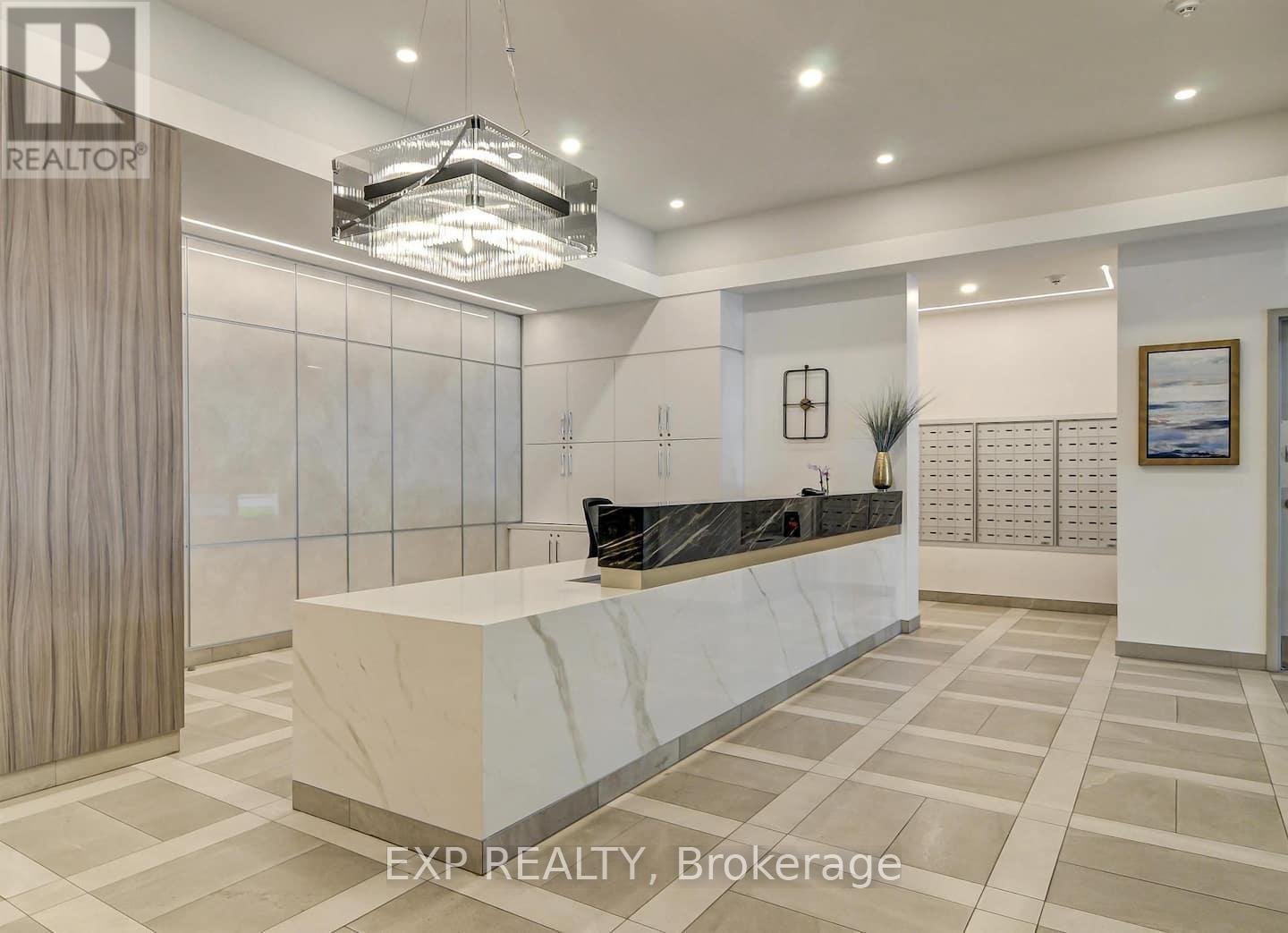 512 - 140 Simcoe Street, Toronto, ON - Indoor