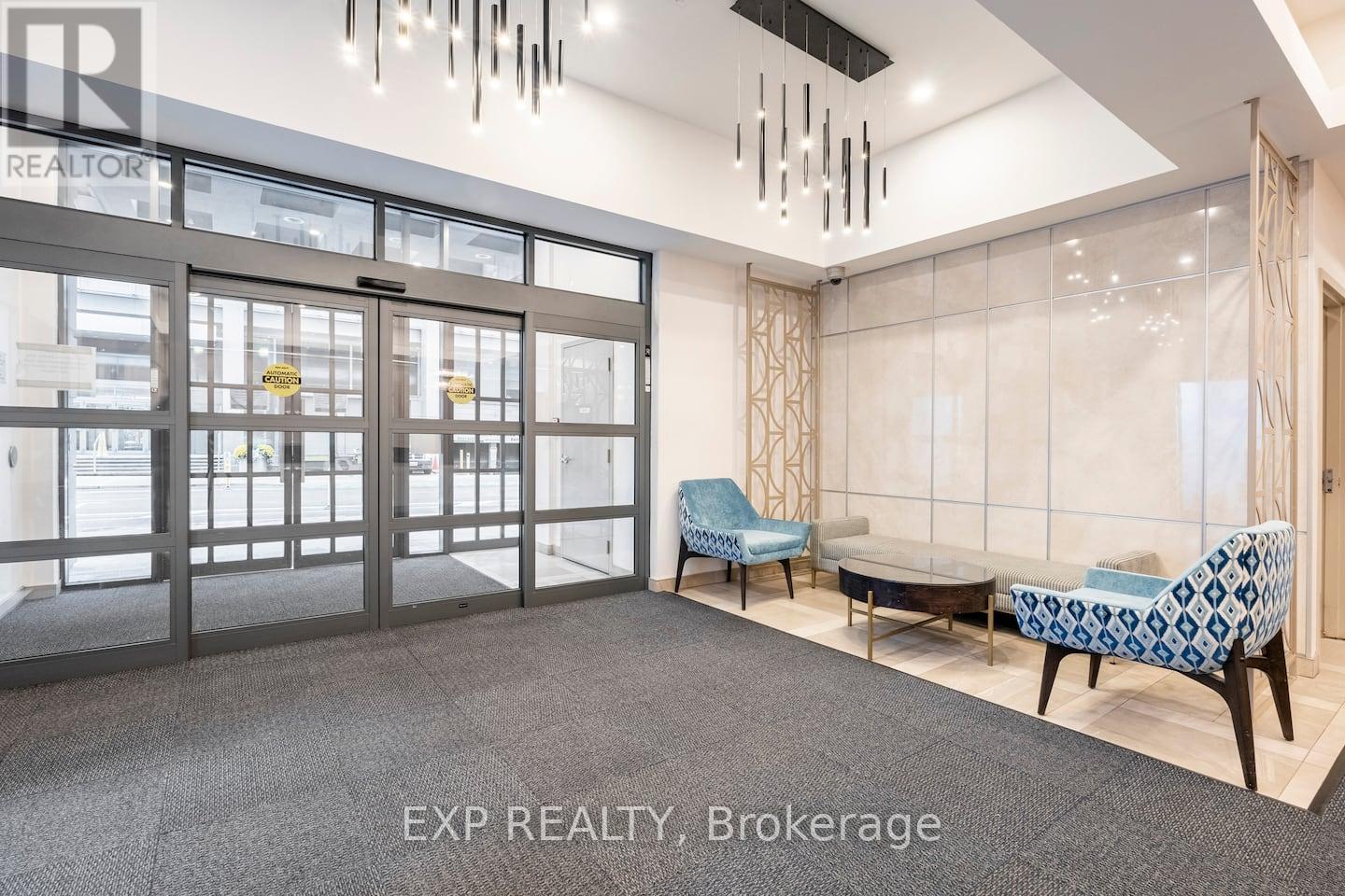 512 - 140 Simcoe Street, Toronto, ON - Indoor Photo Showing Other Room