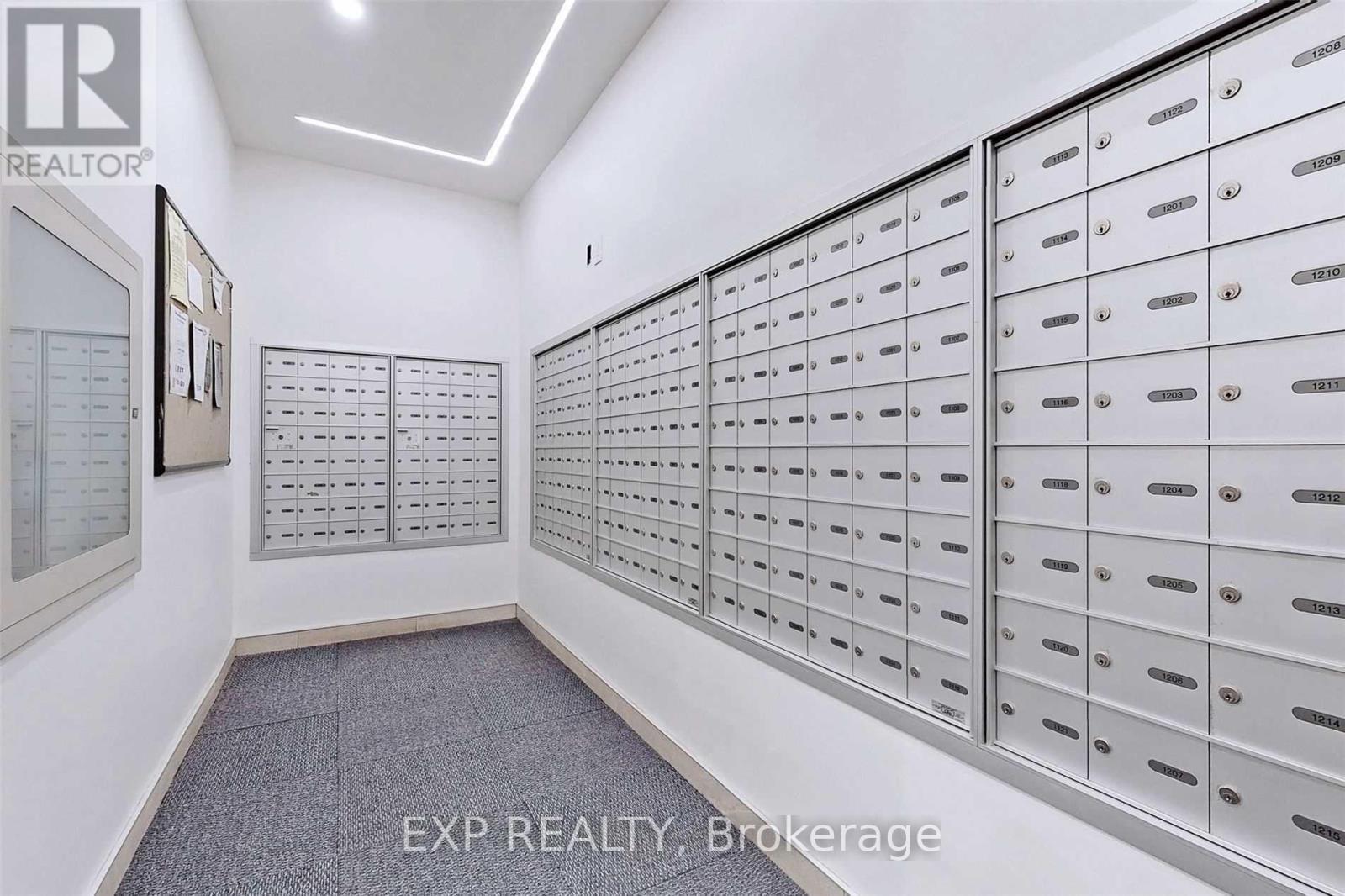 512 - 140 Simcoe Street, Toronto, ON - Indoor Photo Showing Other Room