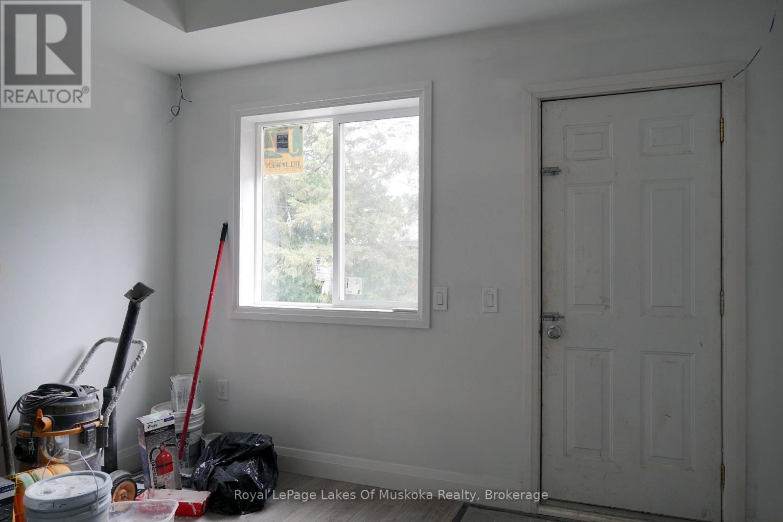 1 - 39 King William Street, Huntsville (Chaffey), ON