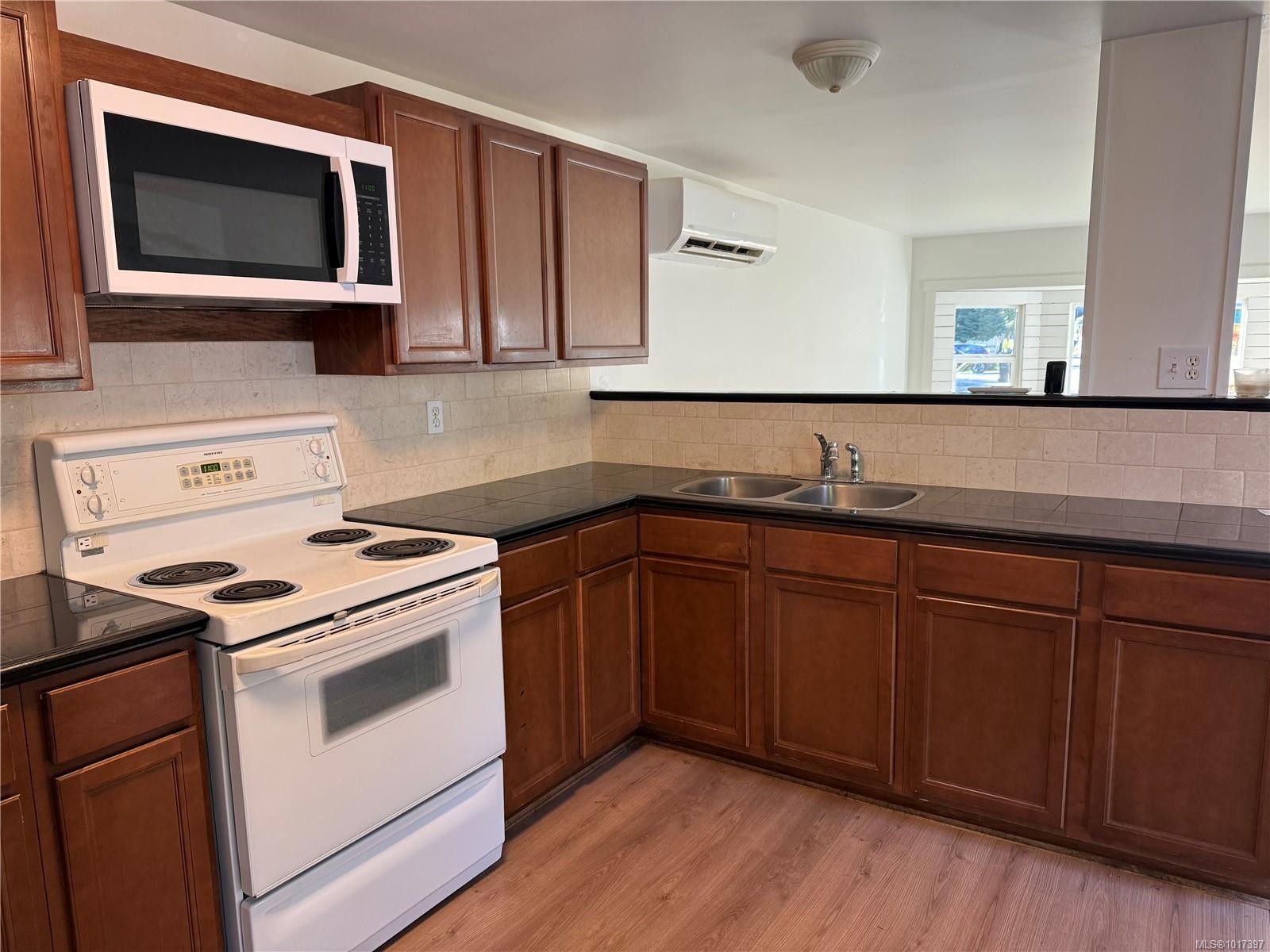 10B-1120 Shawnigan-Mill Bay Rd, Mill Bay, BC