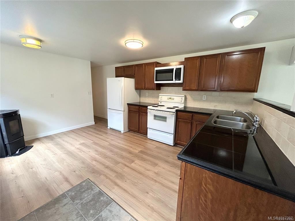 10B-1120 Shawnigan-Mill Bay Rd, Mill Bay, BC