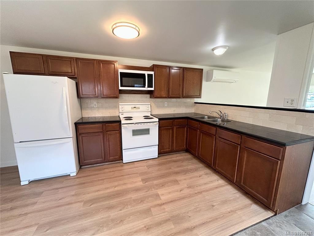 10B-1120 Shawnigan-Mill Bay Rd, Mill Bay, BC