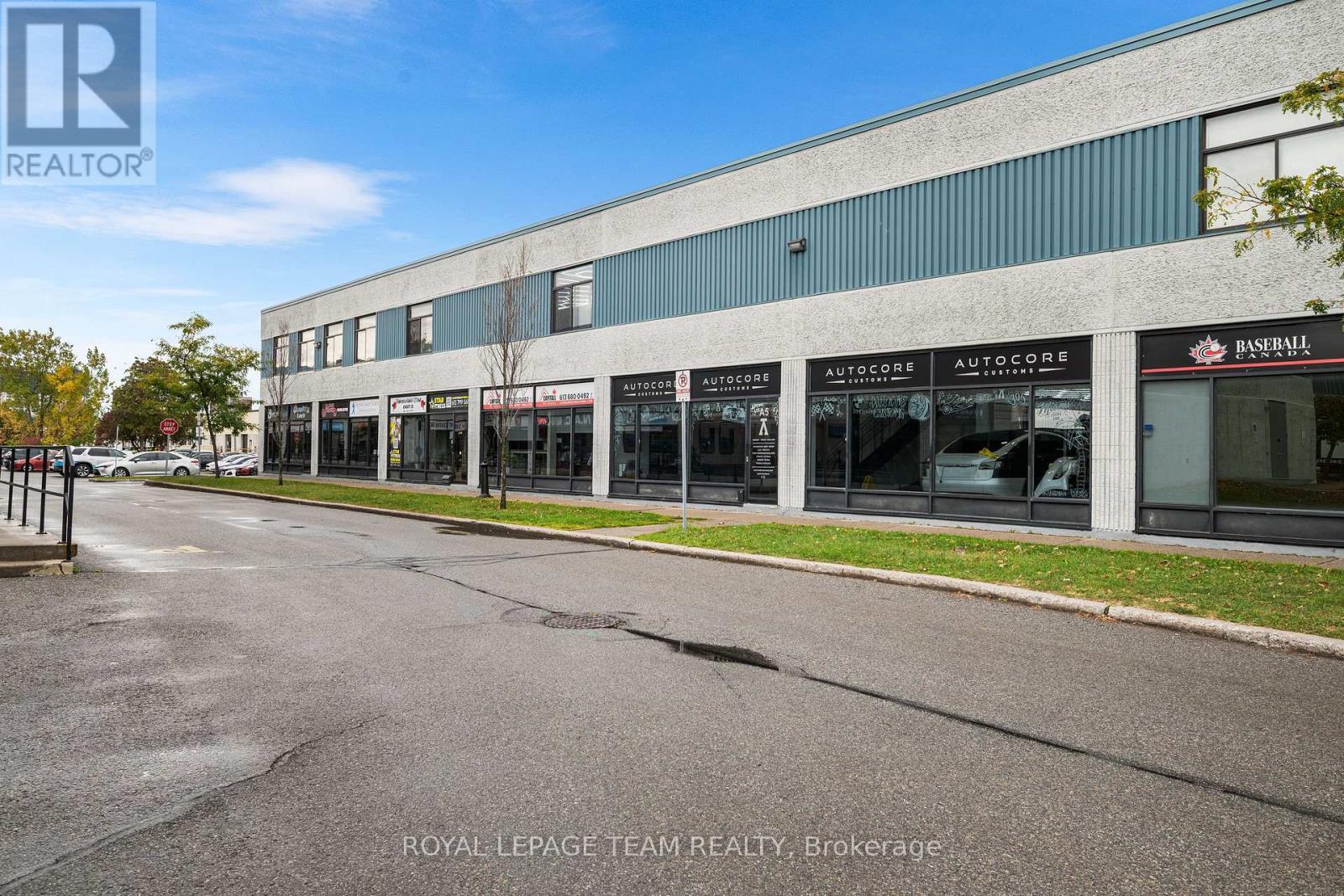 A5/A6 - 2212 Gladwin Crescent, Ottawa, ON