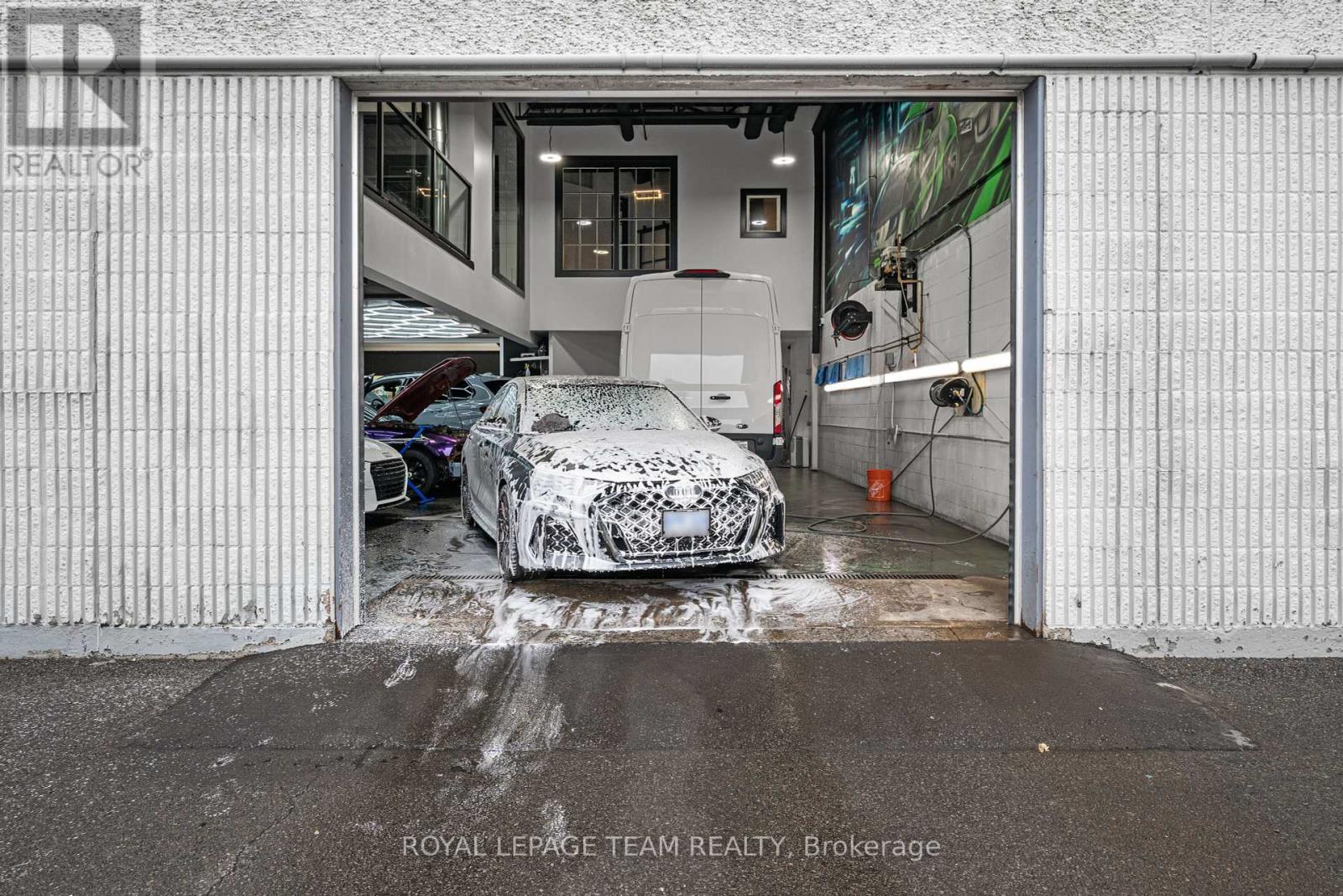 A5/A6 - 2212 Gladwin Crescent, Ottawa, ON