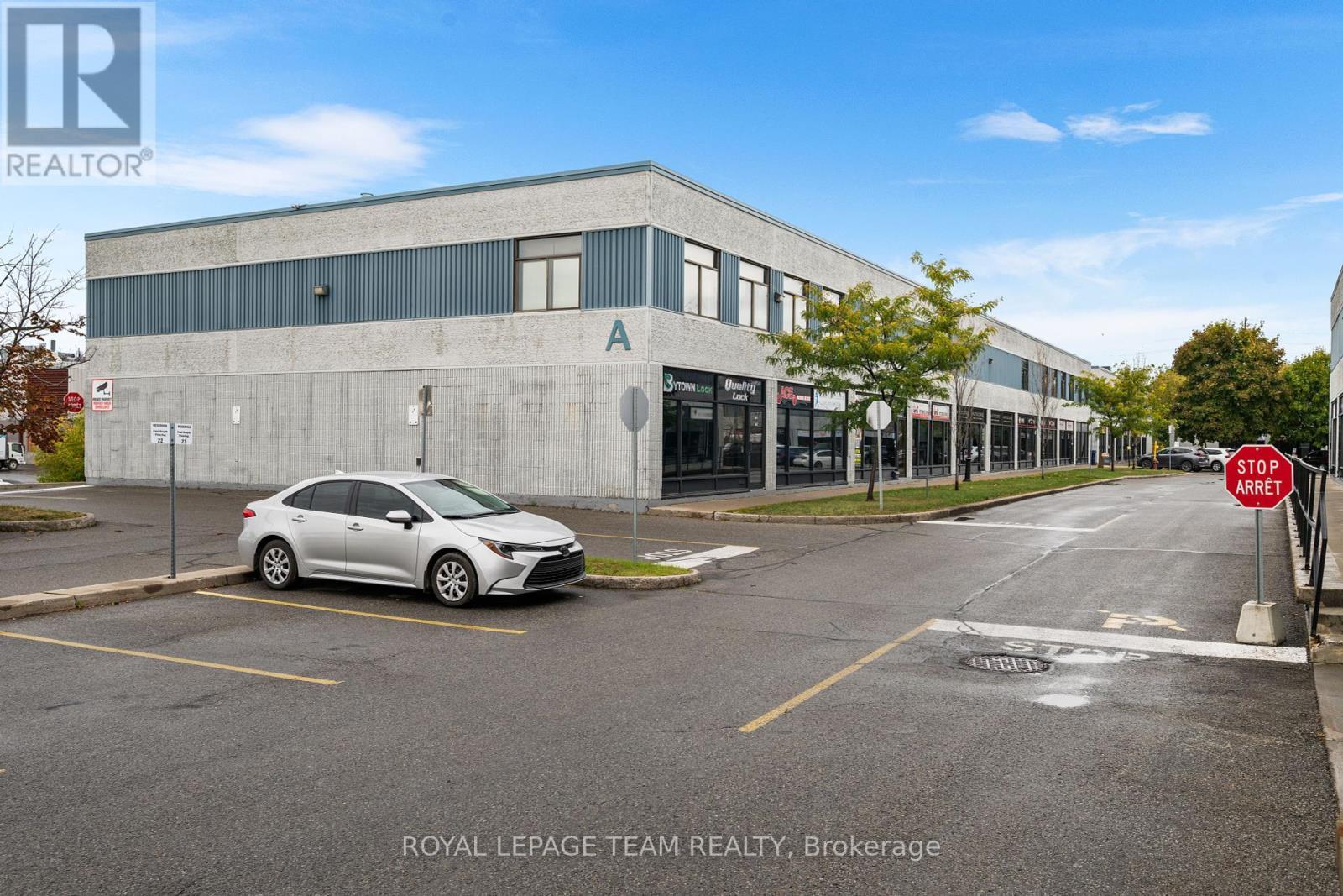 A5/A6 - 2212 Gladwin Crescent, Ottawa, ON