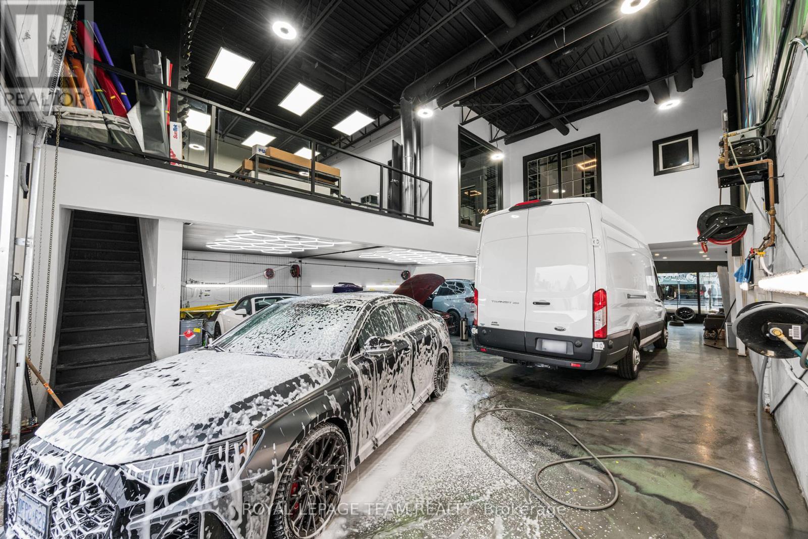 A5/A6 - 2212 Gladwin Crescent, Ottawa, ON