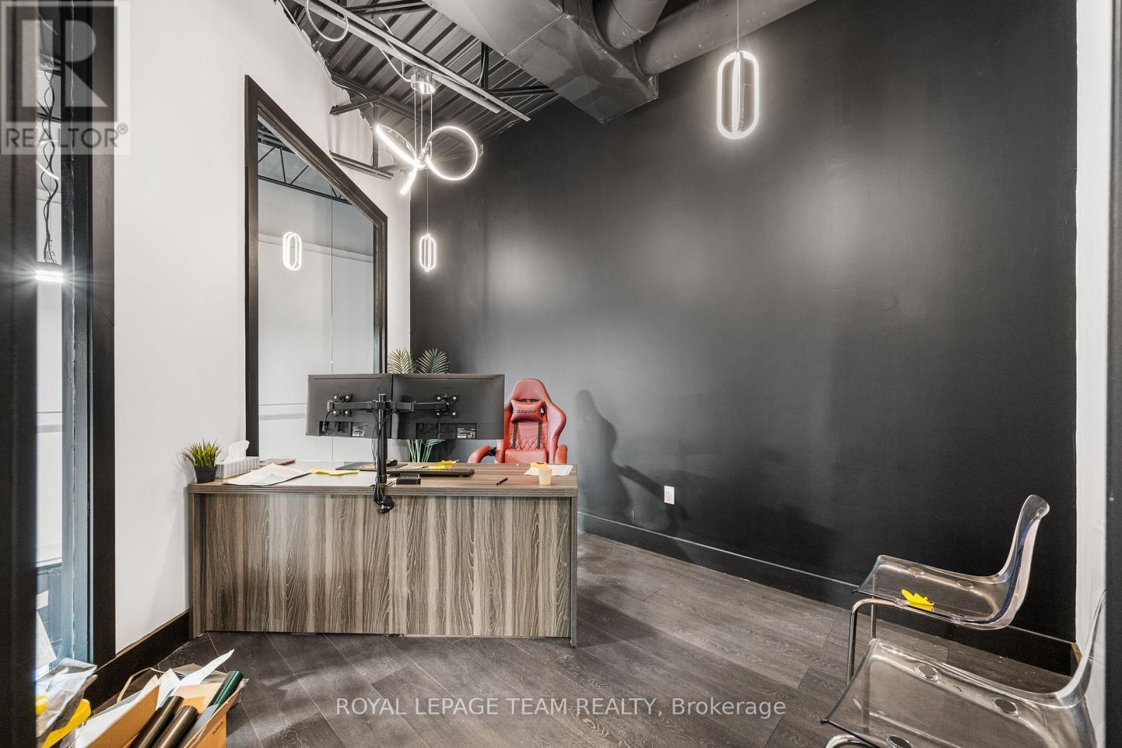 A5/A6 - 2212 Gladwin Crescent, Ottawa, ON