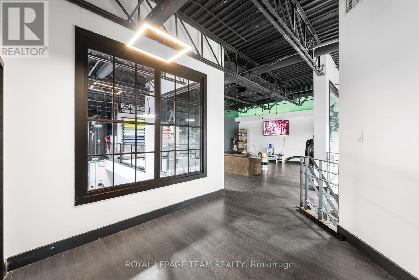 A5/A6 - 2212 Gladwin Crescent, Ottawa, ON